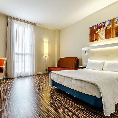 Hotel Yit Ciudad De Σαραγόσα Εξωτερικό φωτογραφία