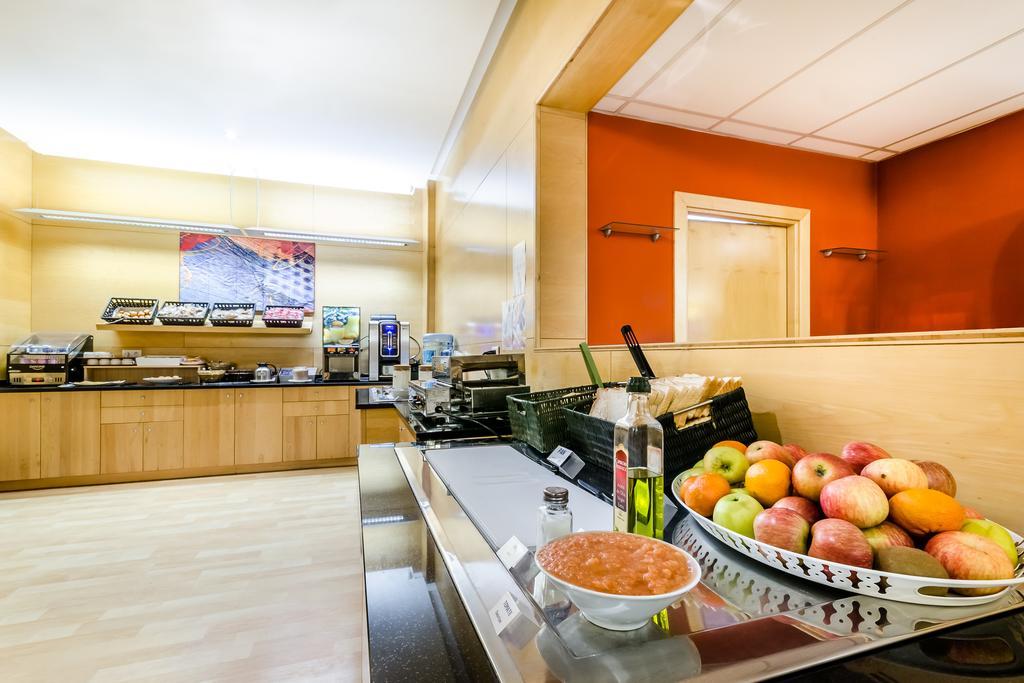 Hotel Yit Ciudad De Σαραγόσα Εξωτερικό φωτογραφία