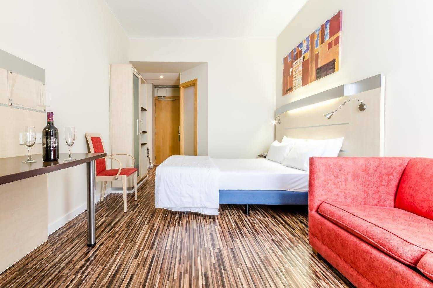 Hotel Yit Ciudad De Σαραγόσα Εξωτερικό φωτογραφία