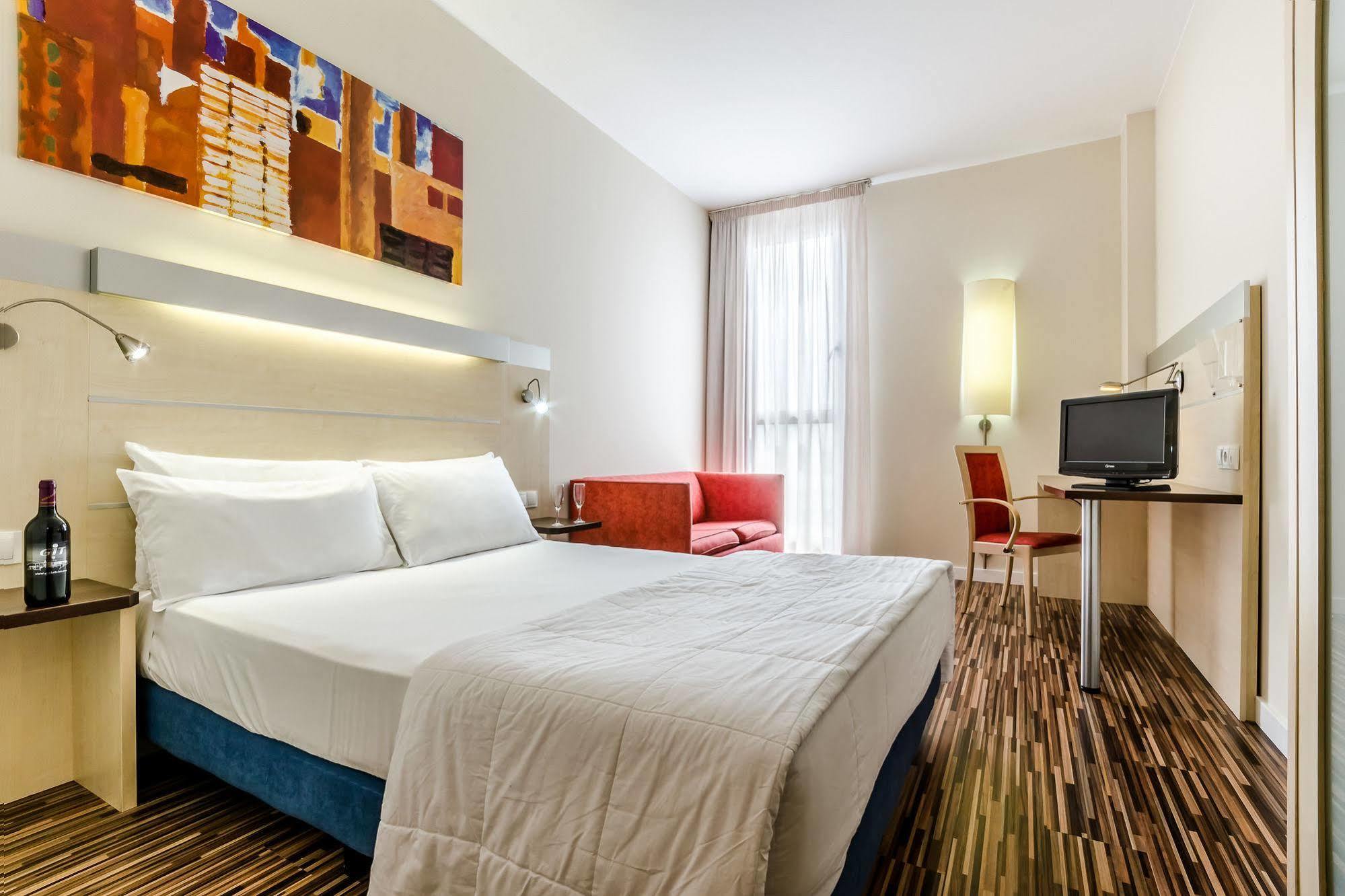 Hotel Yit Ciudad De Σαραγόσα Εξωτερικό φωτογραφία