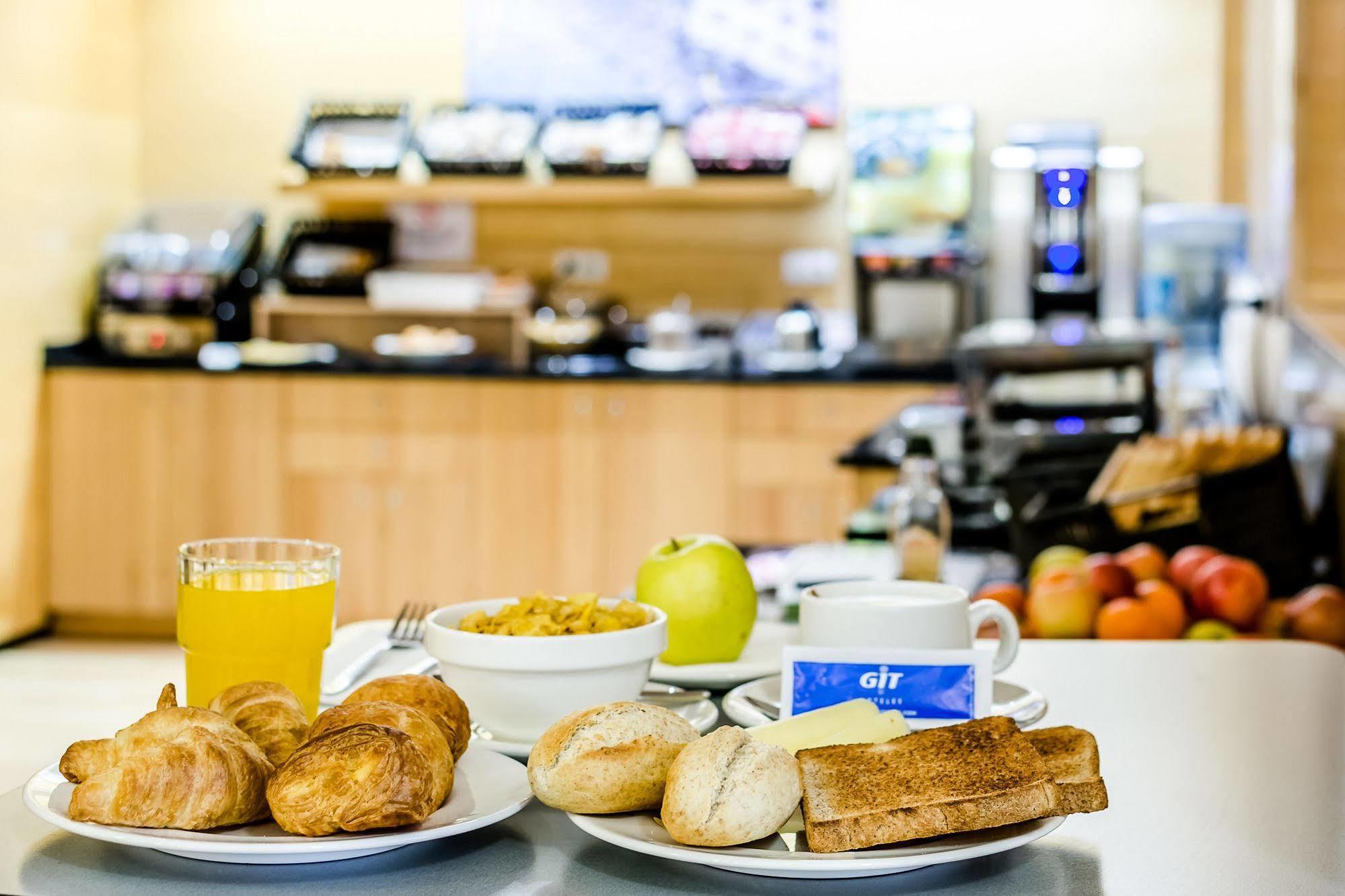 Hotel Yit Ciudad De Σαραγόσα Εξωτερικό φωτογραφία